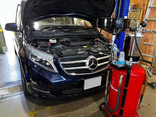富山市　エンジンオイル交換　ベンツV220D