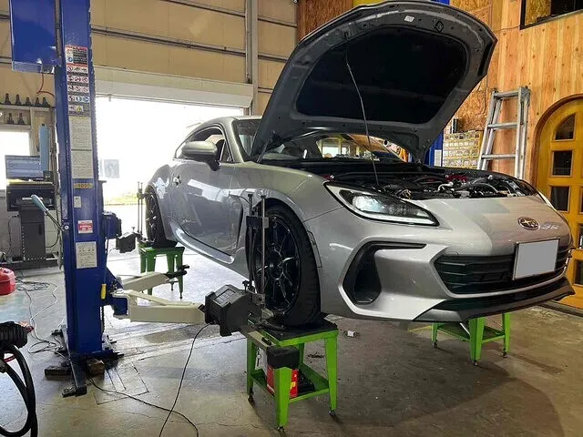 富山市　アライメント調整　スバルBRZ ZD8