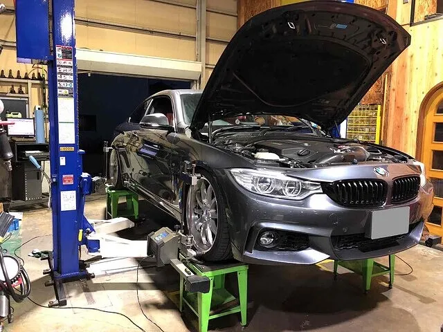 富山市　アライメント調整　BMW 320D