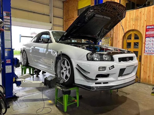 富山市　アライメント調整　GTR34