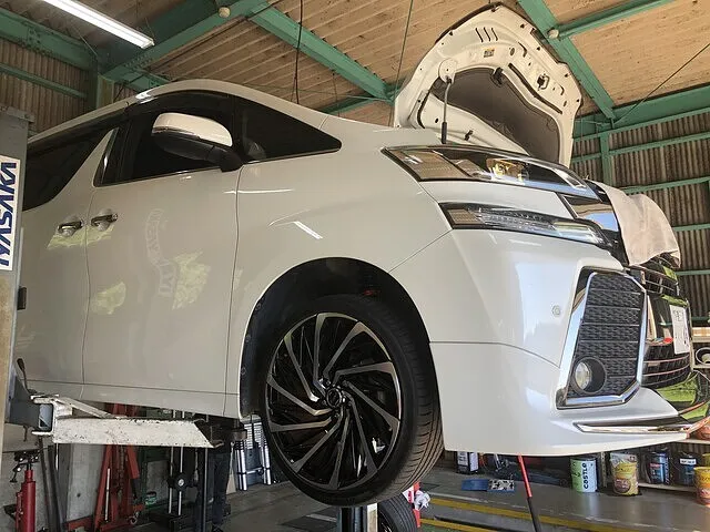 鈴鹿市 ヴェルファイア 車高調