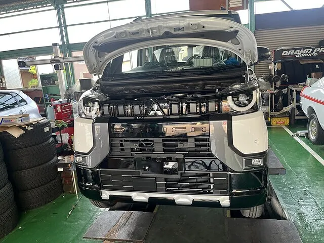 高山市　デリカミニ　バンパーガード取り付け　カスタム