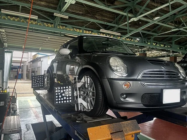 高山市　ミニクーパー　アライメント調整　メンテナンス