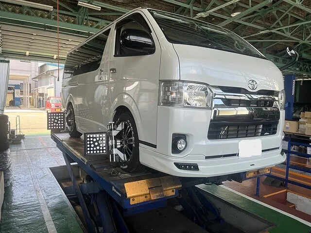 下呂市　ハイエース　アライメント調整　メンテナンス