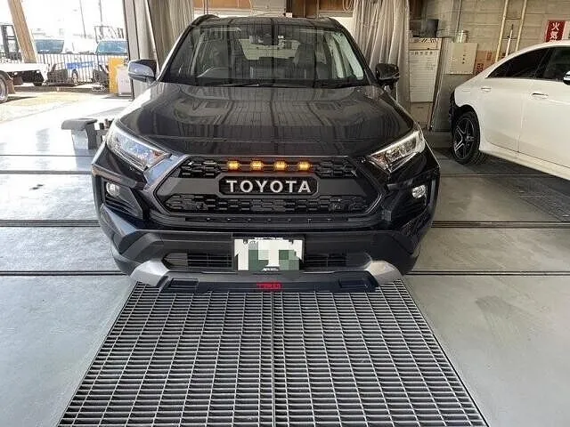 笠松町 トヨタ RAV4 フロントグリル交換 タコマ風 取り付け 取付