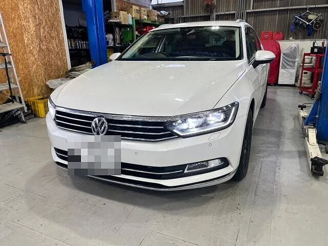 VW スカート 笠松町 フォルクスワーゲンパサートリアブレーキパット交換