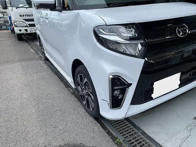 トヨタ ヴォクシー 事故 修理 板金 塗装 フロント 笠松町