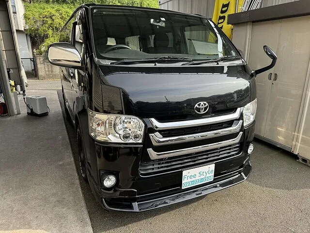 ハイエース　ホワイトレタータイヤ交換　ユーアイビークル　スライドフロア取付　北九州市　門司区