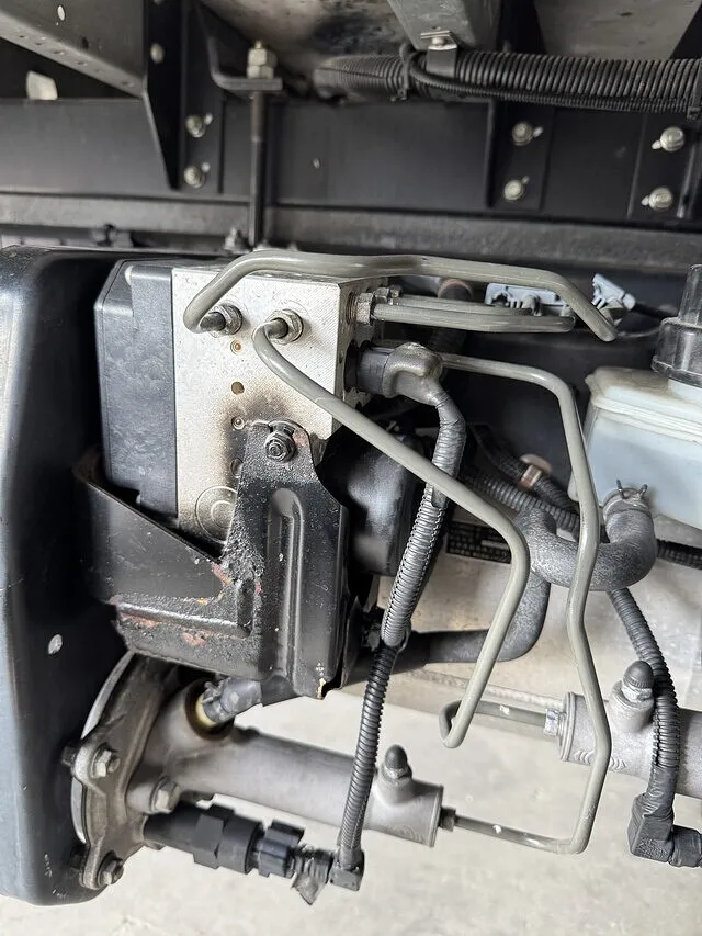 下妻市F様　日野レンジャーABSユニット交換