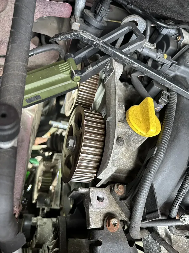 川崎市　カングー　タイミングベルト交換