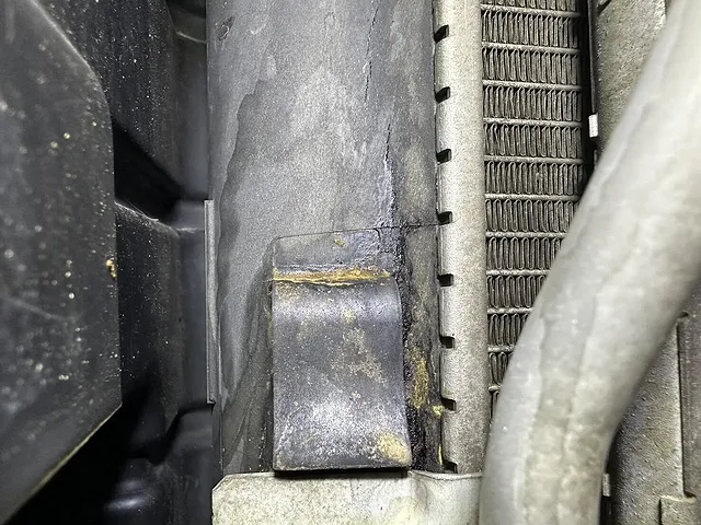 川崎市　デリカD5　水漏れ修理