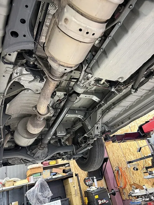 トヨタ　ハイエースバン　燃料入れ間違い　