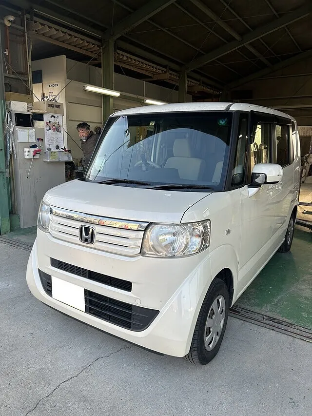 ホンダ・NBOXカスタム　安城市・西尾市　キズへこみ修理・安い！