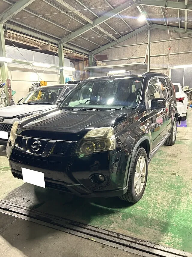 ニッサン・エクストレイル　安城市・保険修理で工賃２０％還元！