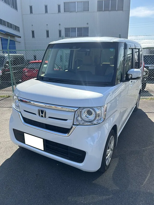 ホンダ・N-BOX　安城市・保険修理で工賃２０％キャッシュバック