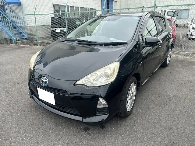 トヨタ・アクア　安城市・豊田市・刈谷市　キズ・ヘコミ・安い！