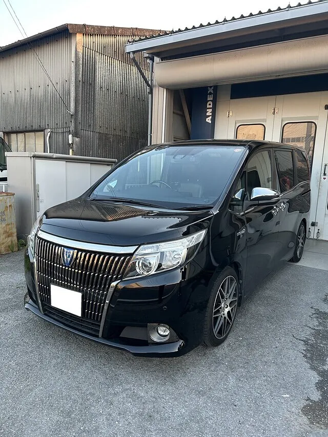 トヨタ・エスクァイア　安城市・保険修理で工賃最大２０％分還元！