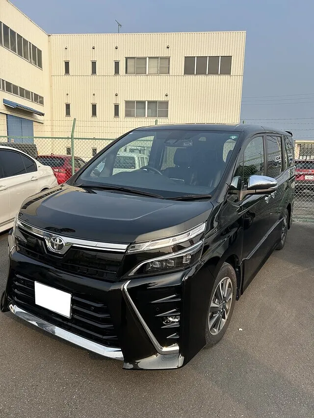 トヨタ・ヴォクシー　安城市・刈谷市・知立市　キズヘコミ・安い！