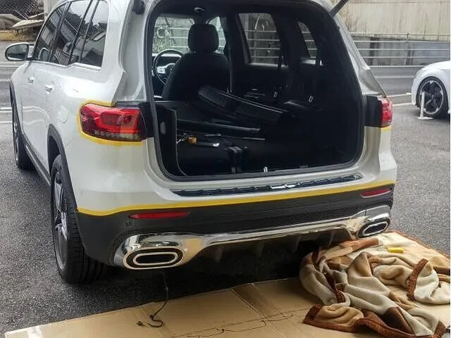 メルセデスベンツ　GLB　バンパー交換　輸入車　カスタム　診断機
