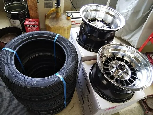 日産　サニートラック　スタンスマジックホイール　タイヤ　組み付け　サニトラ
