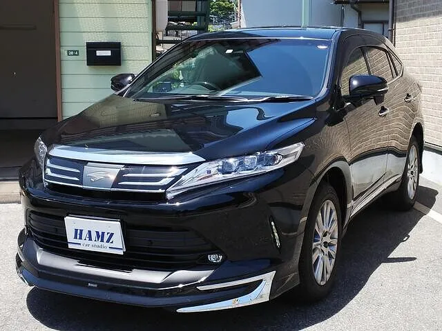 トヨタ　現行ハリアー後期　字光式ナンバープレート取り付け