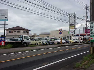 サンオート外観
