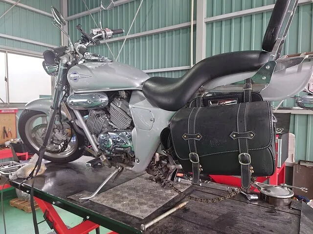 大分県　ホンダ　バイク　マグナ250　タイヤ　交換