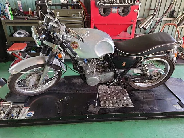 大分県　ヤマハ　SR400　バイク　異音　点検　修理　交換
