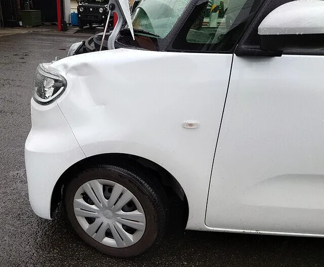 大分県　軽自動車　タント　板金塗装　修理　フロントフェンダー　中古　交換