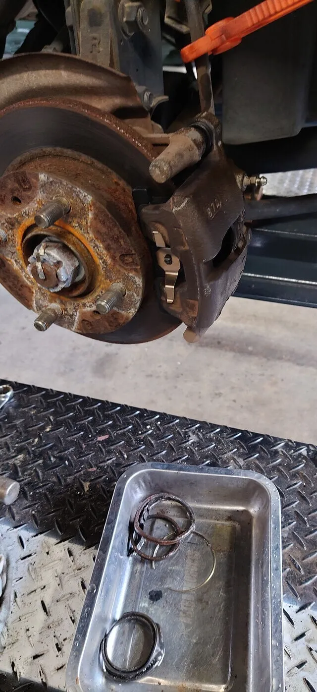 大分県　三菱　EKワゴン　車検　整備　ブレーキ廻り交換　修理