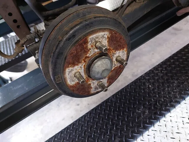 大分県　軽自動車　リアハブベアリング　交換　整備