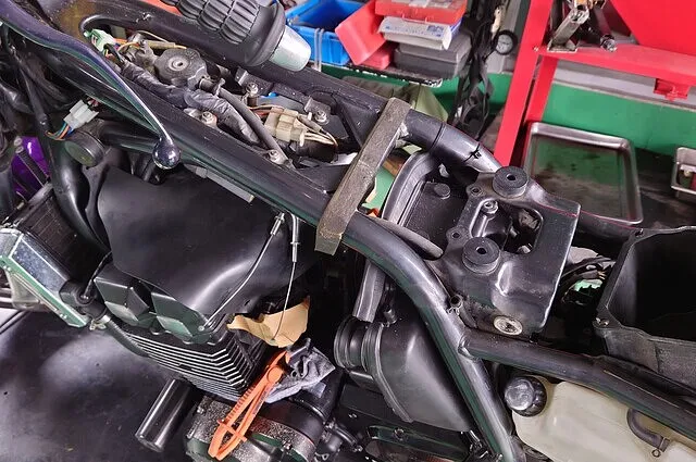 大分県　カワサキ　ZRX400　エンジン不調　点検　キャブレターオーバーホール　修理