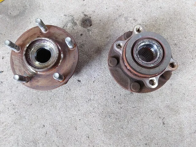 大分県　日産　セレナ　フロント　走行異音　点検整備　ハブベアリング交換