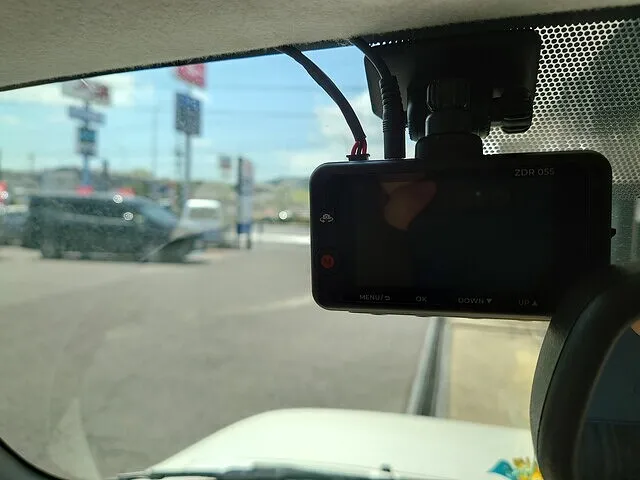 大分県　ドライブレコーダー　前後タイプ　取付