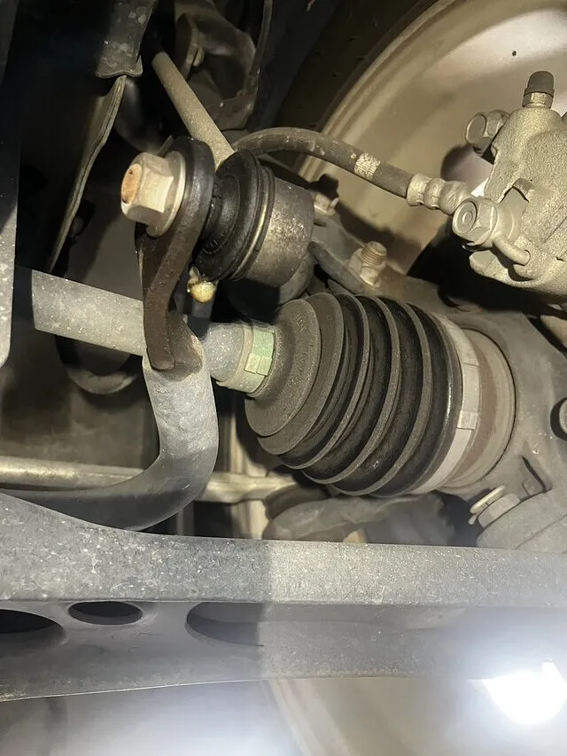 大分県　定期点検　12ヶ月点検　作業　スタビライザーリンクロッド交換　