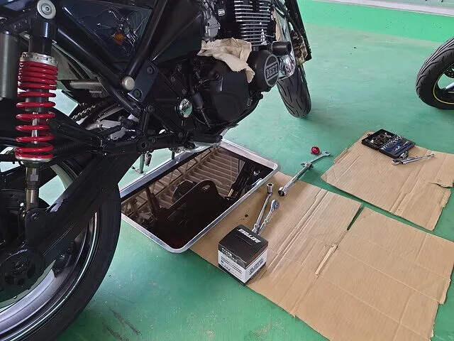 大分県　カワサキ　バイク　ゼファー　エンジン　オイル交換　エレメント交換
