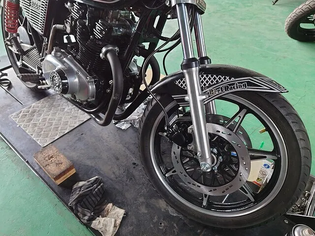 大分県　スズキ　旧車　フロントフォーク廻り　社外キット一式　交換