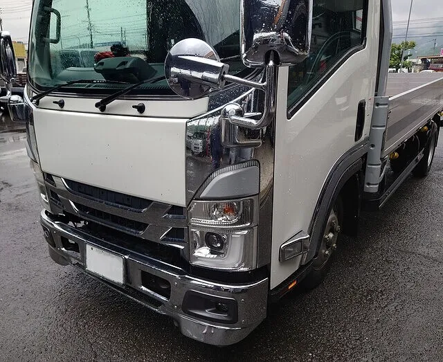 大分県　イスズ　トラック　タイヤ交換