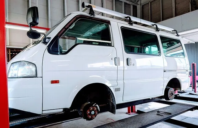 大分市　ボンゴ　車検　タイヤ交換