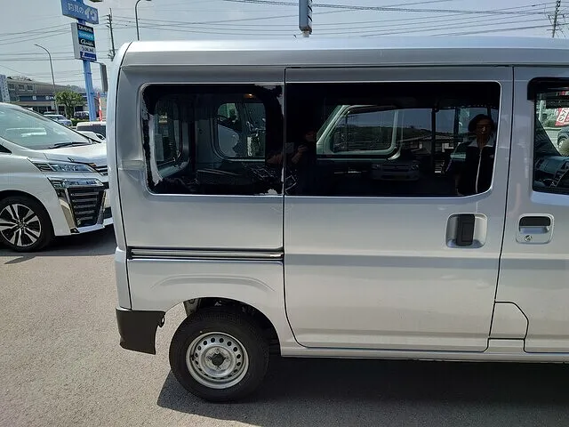 大分県　ハイゼットカーゴ　板金塗装　修理　交換