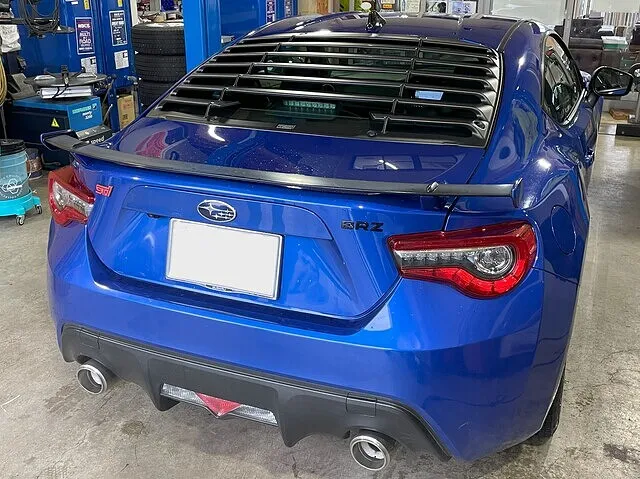 野々市市 リアウィンドウルーバー取付 BRZ