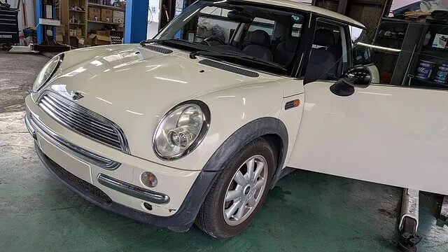 周南市　BMWMINI　冷却水漏れ　オイル漏れ