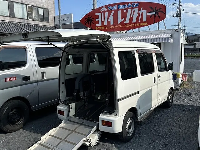 介護車両をご用意しました。車椅子移動車です。