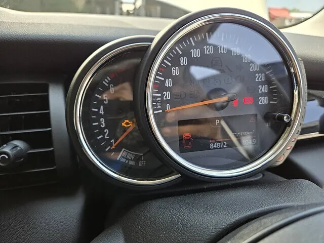 ミニ クーパー 5ドア F55 チェックランプ点灯修理