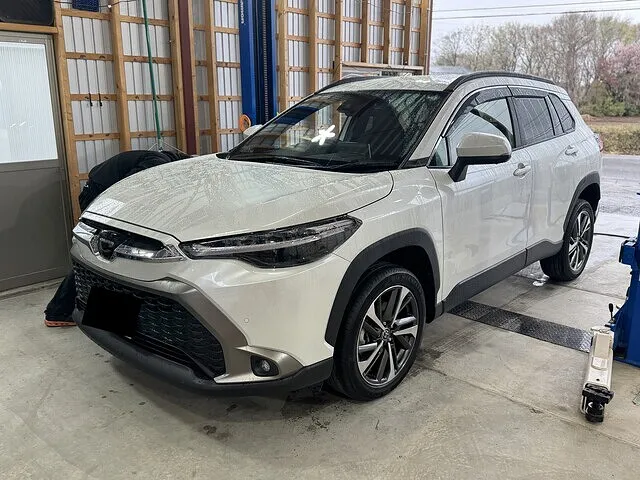 川越市　認証工場　ワックスインシャンプー洗車　カローラクロス