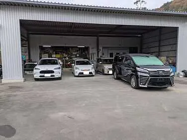 髙山自動車板金塗装外観