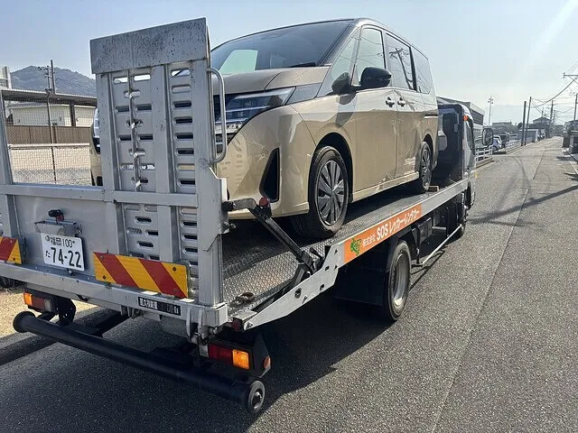福岡県福津市　セレナ　事故　レッカーレンタカー