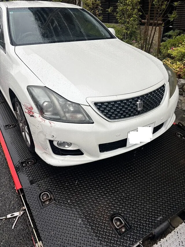 西区原町　クラウン　駐車場内　事故