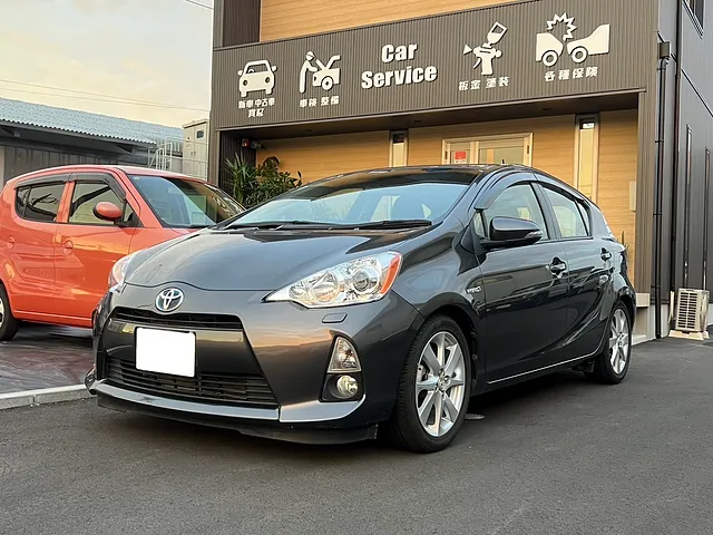 中古車販売実績　裾野市　トヨタ　アクア