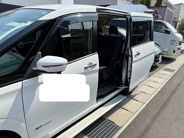 笠松町　岐阜市　セレナ　助手席側　電動スライドドア　動かない　